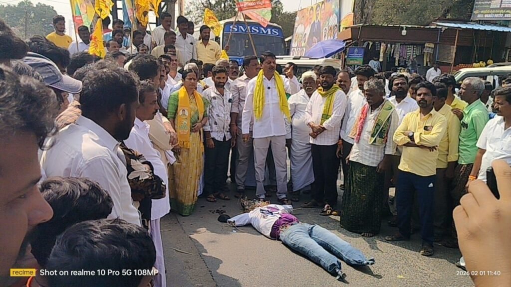 సీఎంపై అనుచిత వ్యాఖ్యలు.. రగిలిన టీడీపీ…!