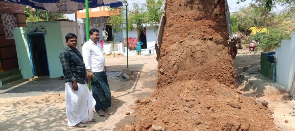 పెద్దహ్యటలో రహదారి సమస్యల పరిష్కారానికి ప్రారంభం