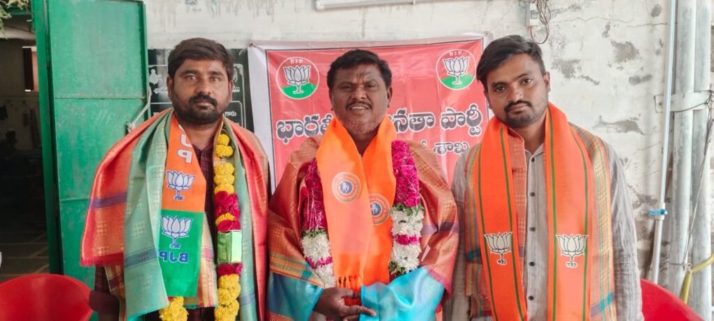 పత్తికొండలో బీజేపీ మోర్చాలకు కొత్త మండల అధ్యక్షుల నియామకం